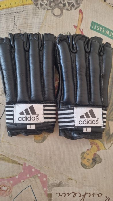 Продам перчатки для груши. Новые.