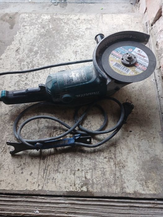 Болгарка Makita диаметр 180