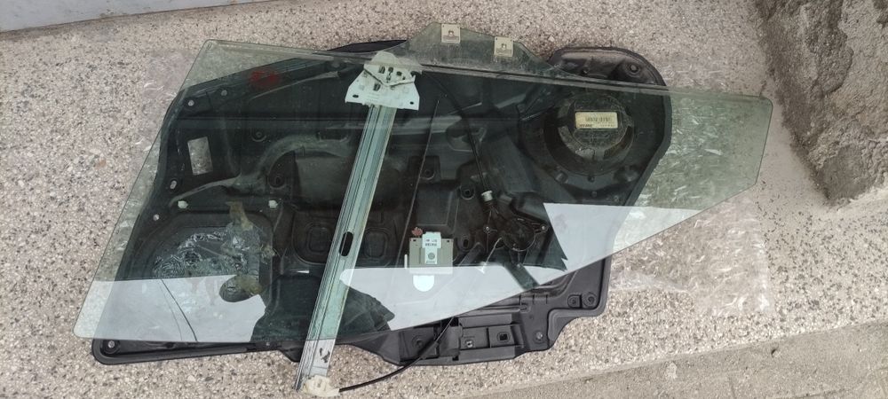 Оборудване за Предна лява врата от Mazda 6 GY