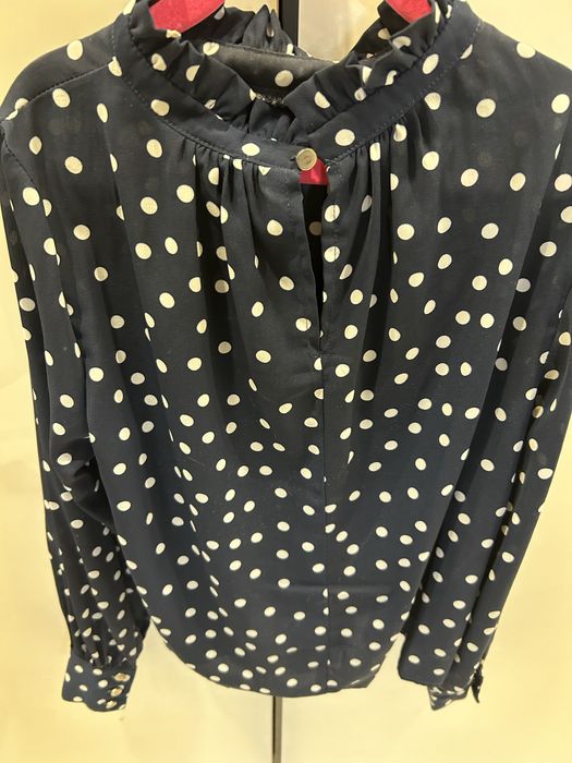 Продам школьную блузку