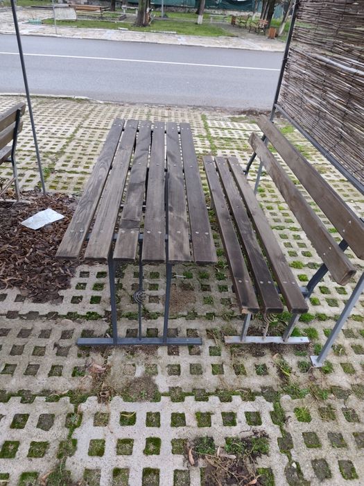 Продавам Маси и Пейки