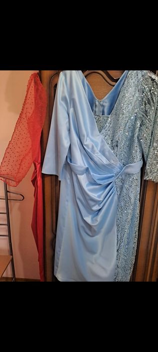 Vand rochii de damă de ocazie!!!