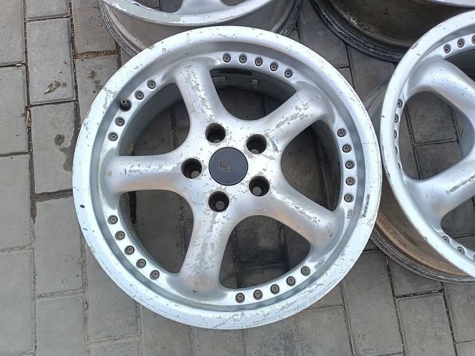 Продам оригинальные легкосплавные диски "Intra" на Audi 100.