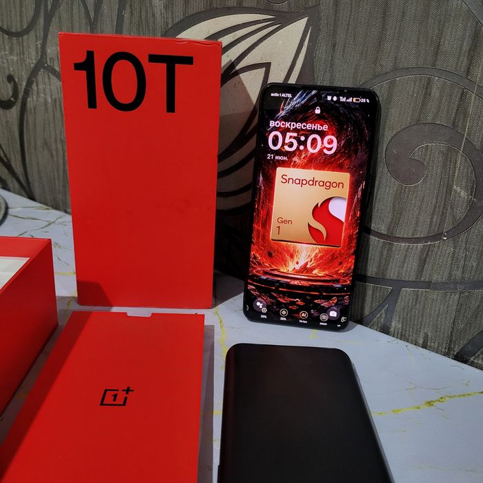 Обмен Мощный смартфон OnePlus 10T