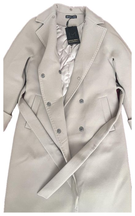 Продам пальто 44-46 размер (новый)