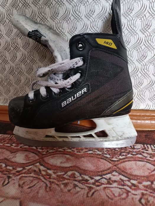 Коньки хоккейные