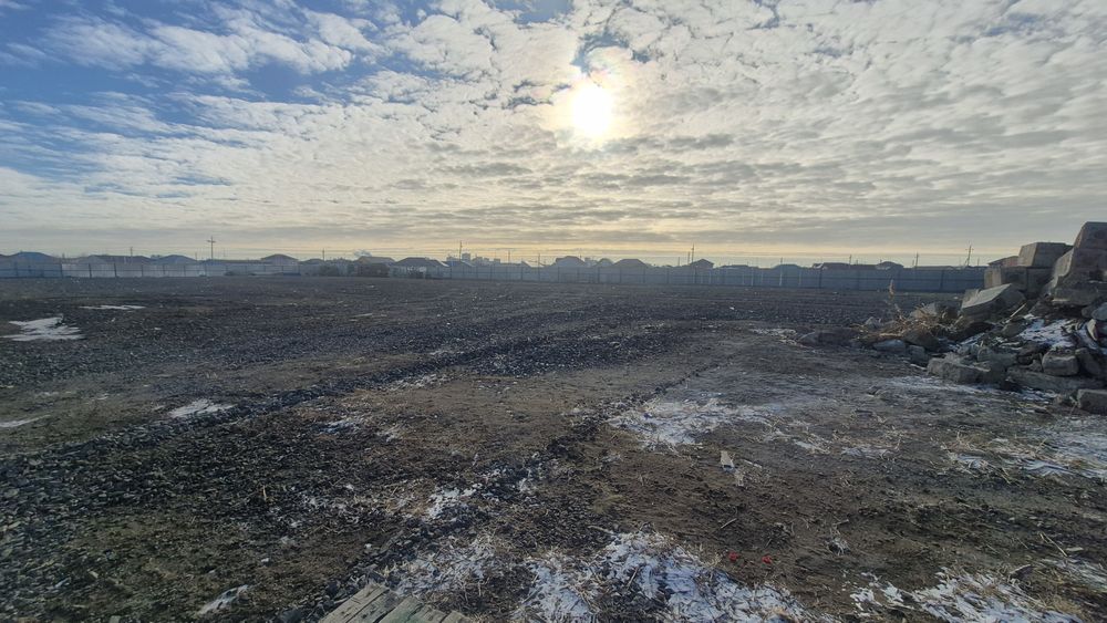 Продам землю под комерцию.