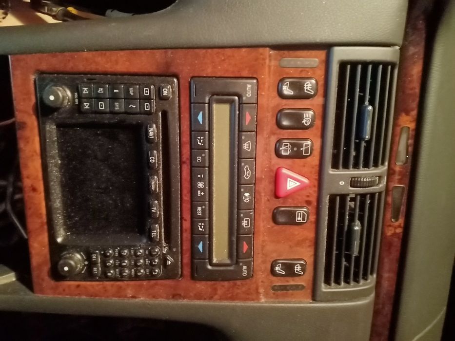 Mers.210 бардачок панель.