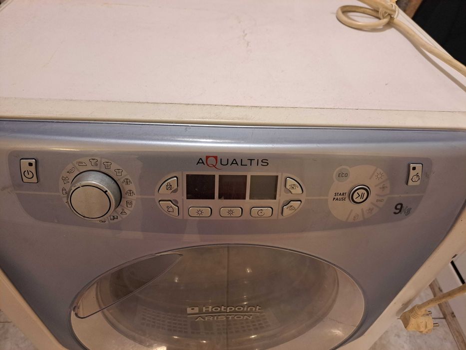 Сушилня Аристон 9 кг за ремонт или части