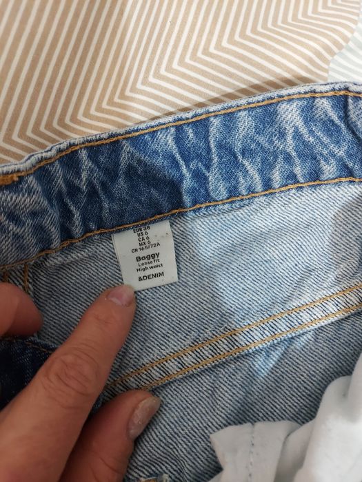 Blugi fete cumpărați  din  H&M