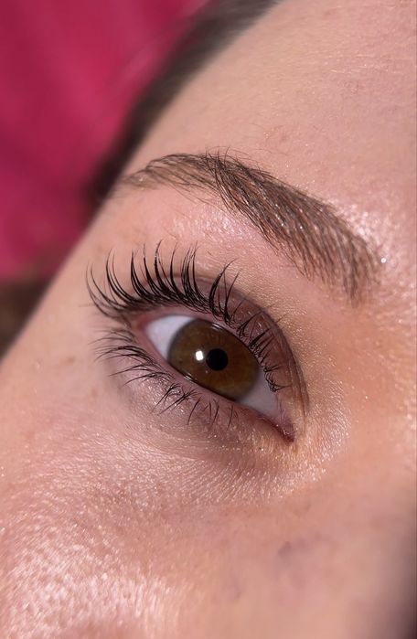 Ламиниране на мигли и вежди