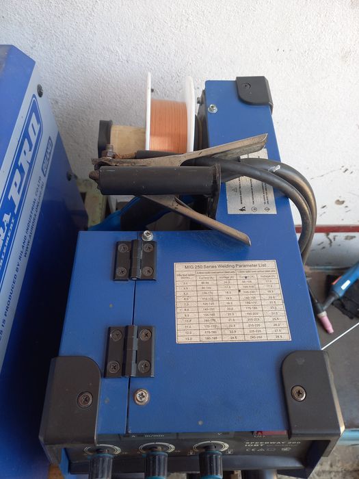 Сварочный аппарат AURORA PRO SPEEDWAY 200 IGBT