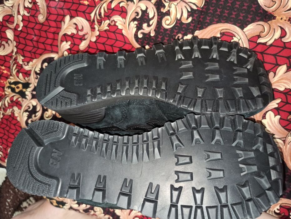 Женская Чёрная спортивная обувь на осень