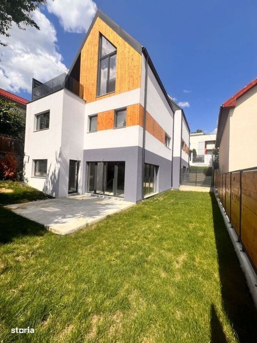 Duplex  4 Cam, Su 127.41 Mp, 2 Terase Dambul Rotund