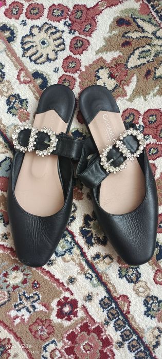 Продам босоножки женские