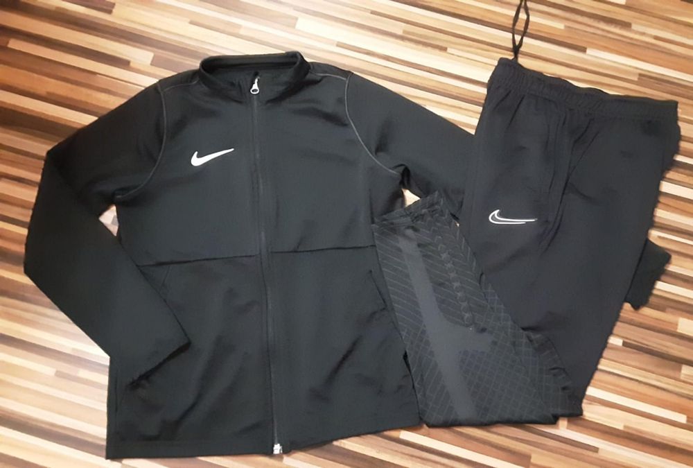 ( М 137/147) NIKE оригинални екипи