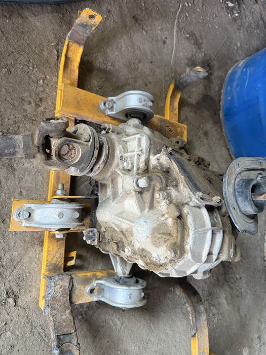 Передний редуктор (мост), раздатка