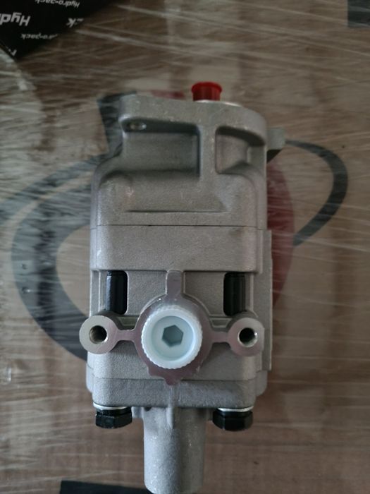 Pompa hidraulica Kubota ax z16