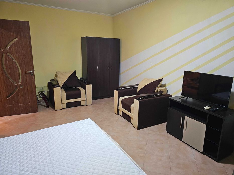 Proprietar inchiriez garsoniera langa Mall Vitan