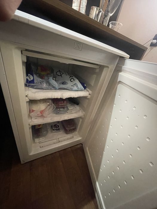 Морозильник метровый