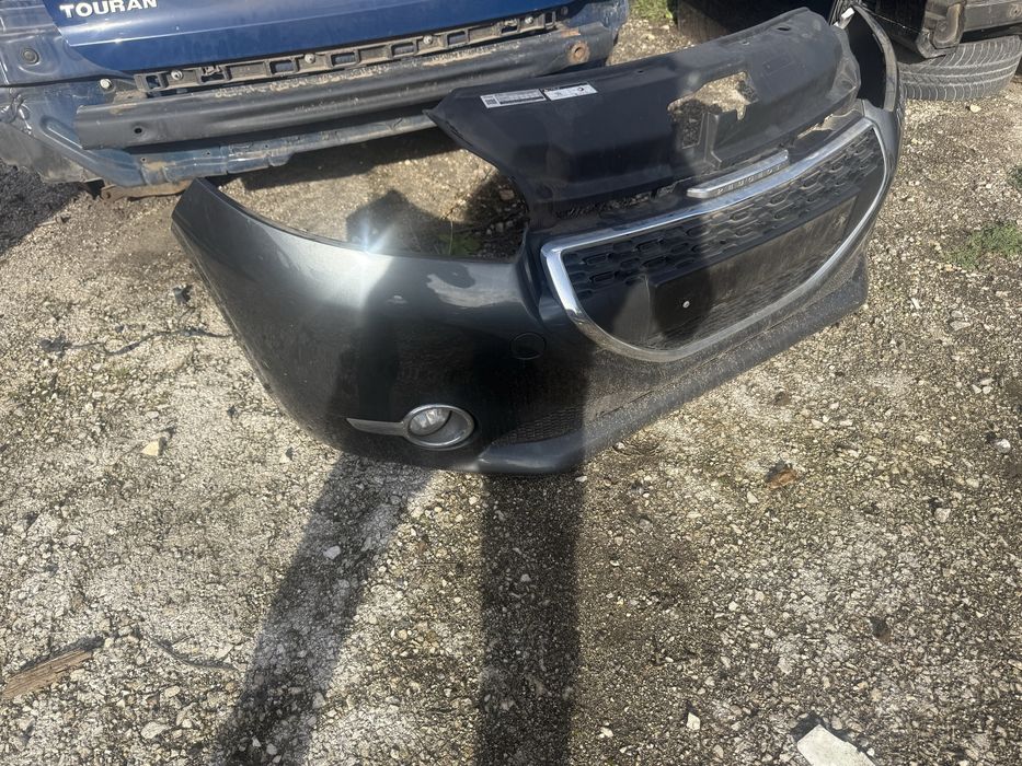 Предна броня с решетката Пежо Peugeot 208-2013 година