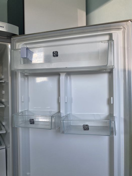 Холодильник Samsung 180 на 60