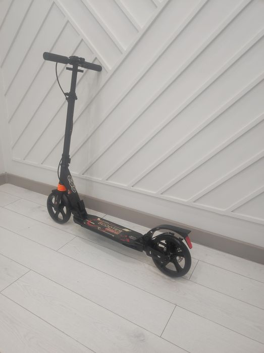 Продам самокат Urban Scooter 116D