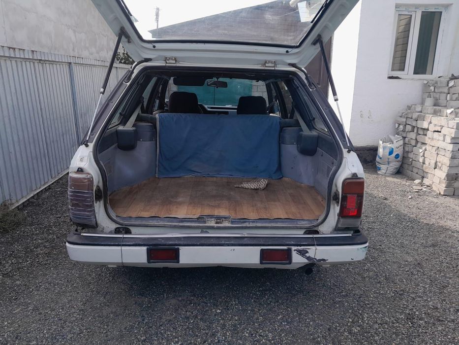 Nissan BlueBird 1989