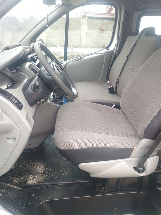 Vând /Schimb Opel vivaro 1.9D 9 locuri