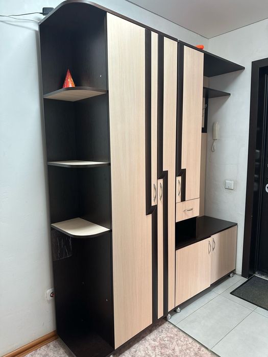 Продам прихожую.