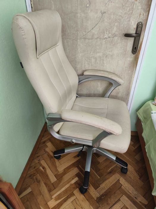 Кожен Геймърски офис стол бял