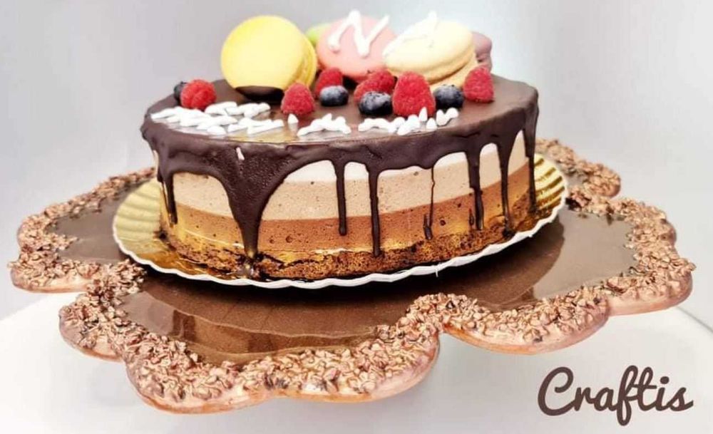 Set tocator cu suport pahare si platouri etajate din rasina epoxidica