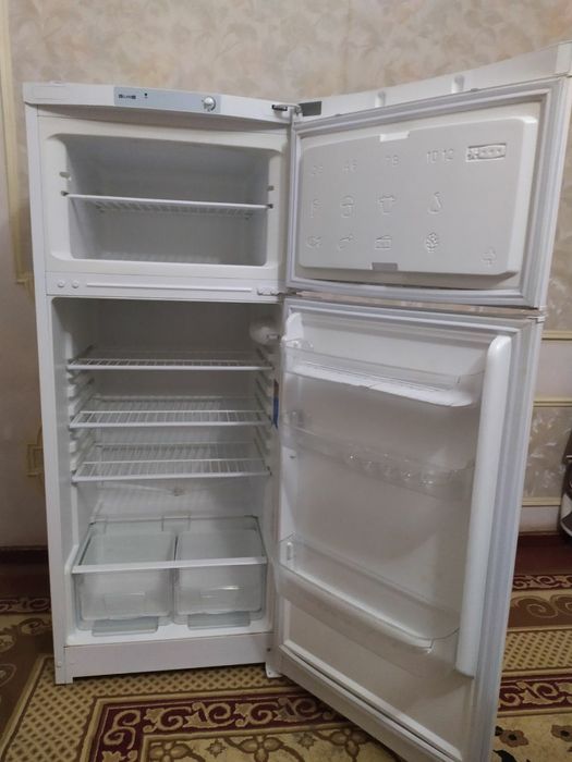 Холодильник INDESIT