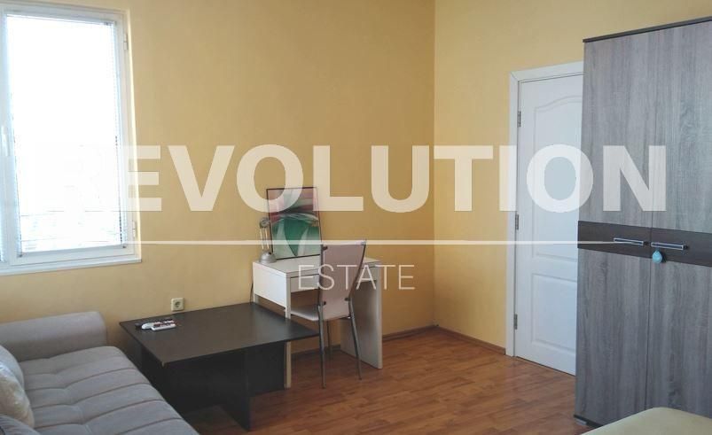 Тристаен апартамент в района на Винс!