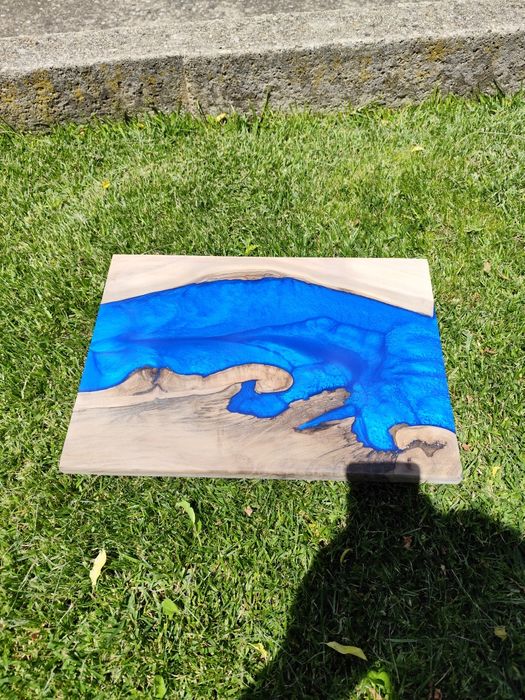 Дъска за мезета дъб орех и смола.Идеален подарък за любим човек