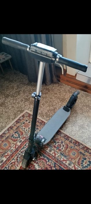 Электросамокат , отличное состояние