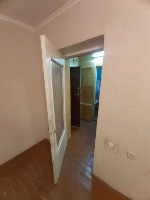 Срочно продается квартира без ремонта в Мирзо-Улугбекском районе!!