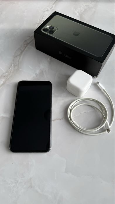 Продам Айфон 11 про мах 64гб