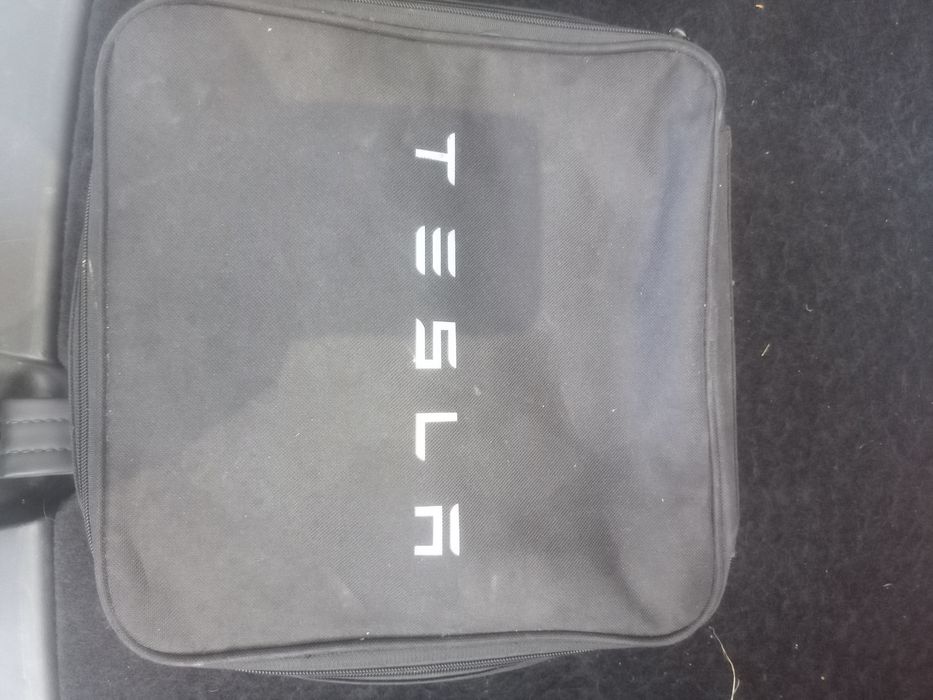 Зарядно Tesla USA