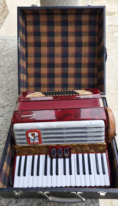 Acordeon Guerrini SuperLuxe 60 basi