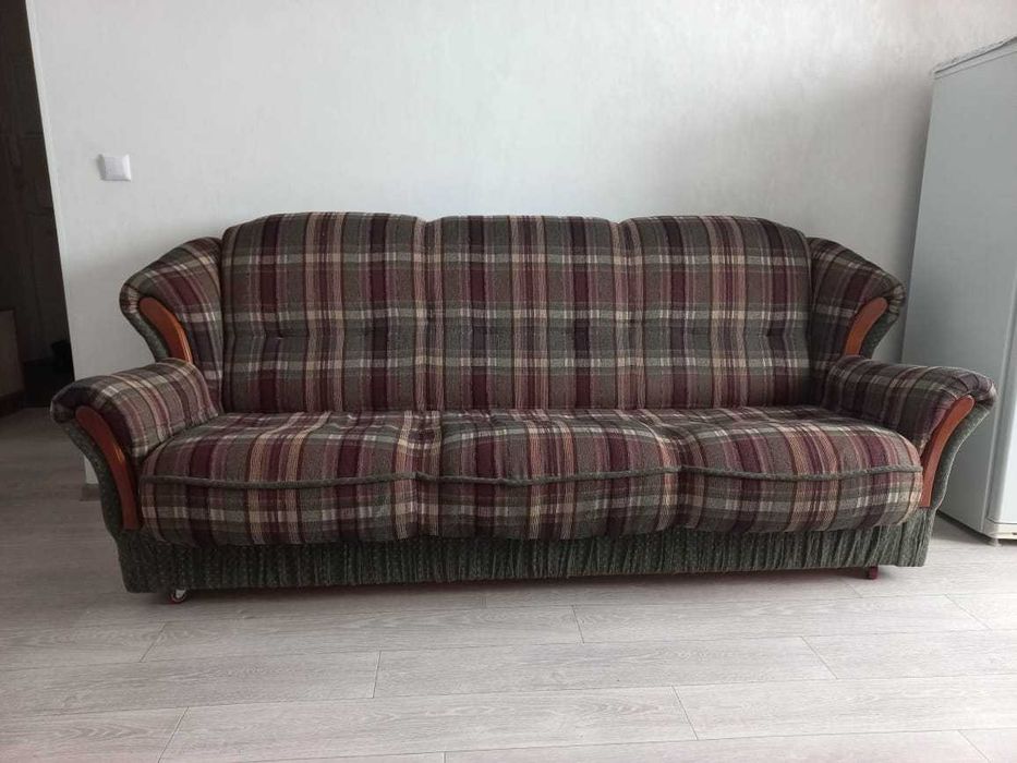 Продам диван и кресло