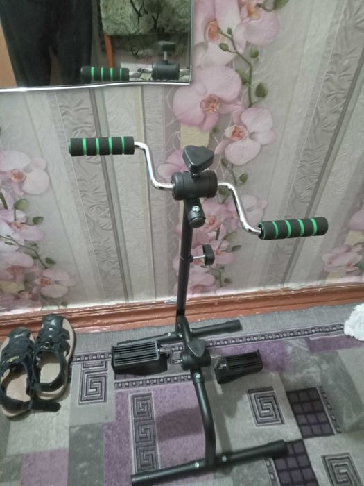 продам тренажер для рук и ног новый