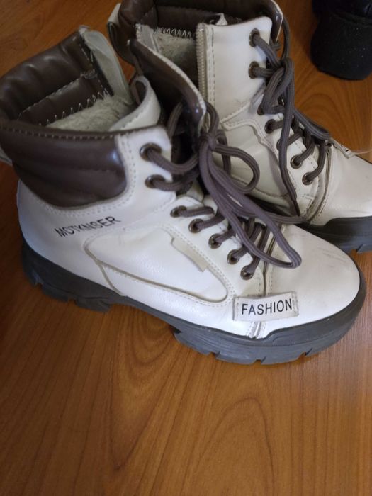 Lot ghete fete Nr.36