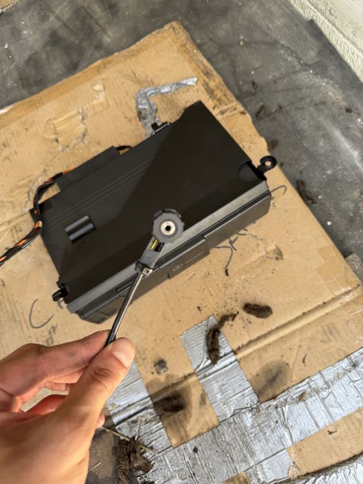 CD Changer (чейнджър) + AUX кабел - Mercedes Benz W209 - оригинални