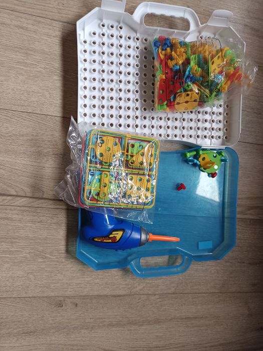 Set constructiv cu bormasina