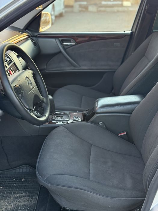 Мерседес Лупарик 2001 года 2.8