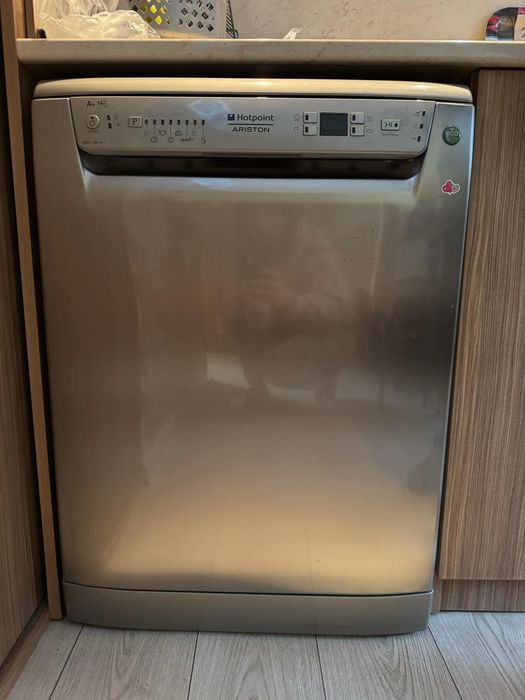 Съдомиялна машина Аристон хотпоинт