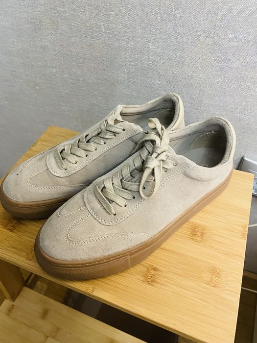 Бежови маратонки Oysho размер 39