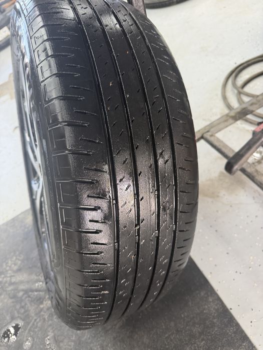 Шины 4шт Bridgestone 225/60R18
