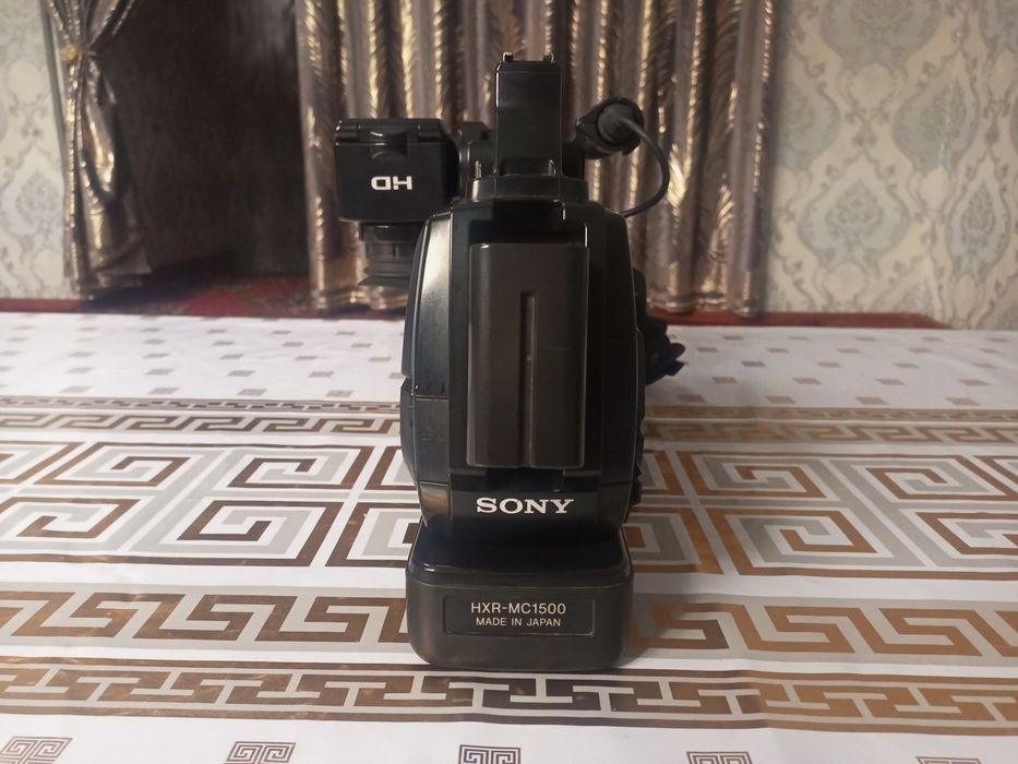 KAMERA SONY HXR-MC 1500 xolati juda yaxshi